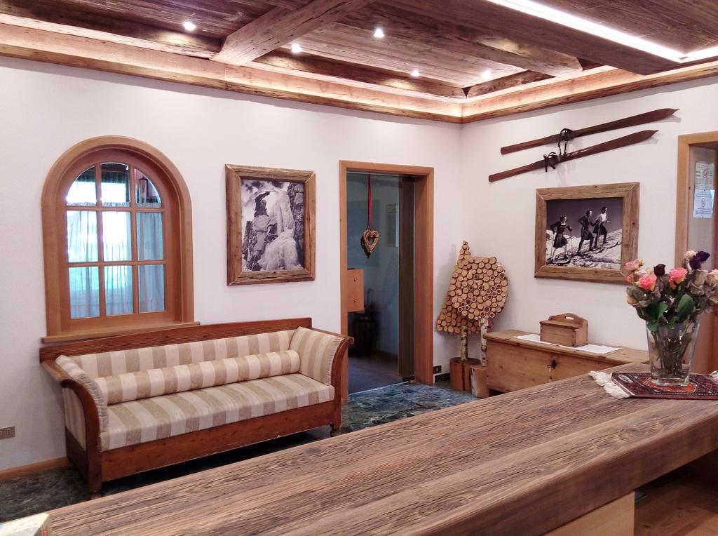 كامبيتيلو دي فاسا B&B Garni Villa Campitello المظهر الخارجي الصورة